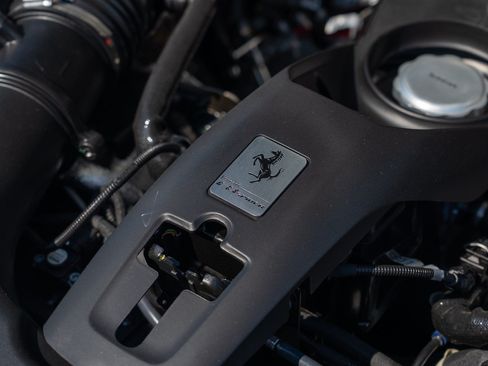 Used 2022 Ferrari F8 Tributo RWD image 19