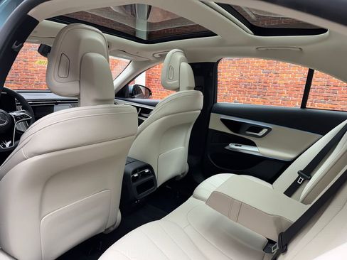 Certified 2025 Mercedes-Benz E 350 4MATIC Sedan image 24