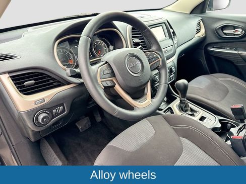 Used 2015 Jeep Cherokee Latitude image 10