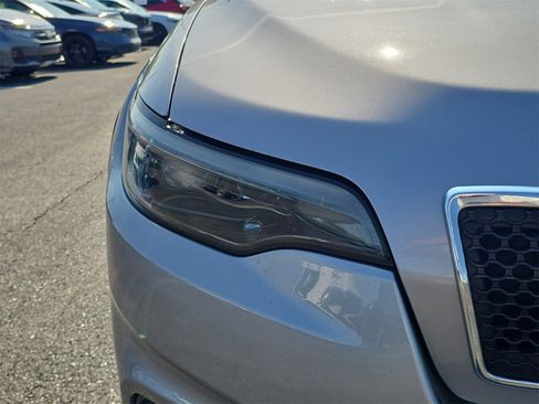 Used 2021 Jeep Cherokee Latitude Plus image 7