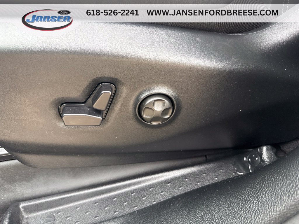 Used 2025 Chrysler Pacifica Select FWD image 11