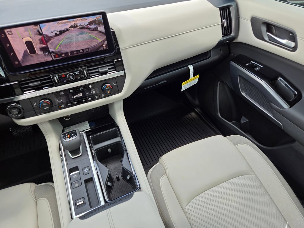 New 2026 Nissan Pathfinder Platinum FWD image 13