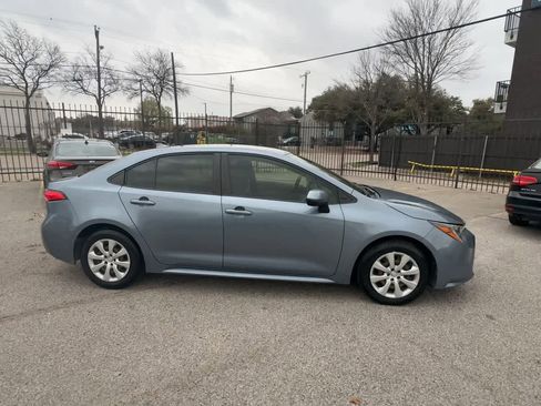 Used 2020 Toyota Corolla LE image 9