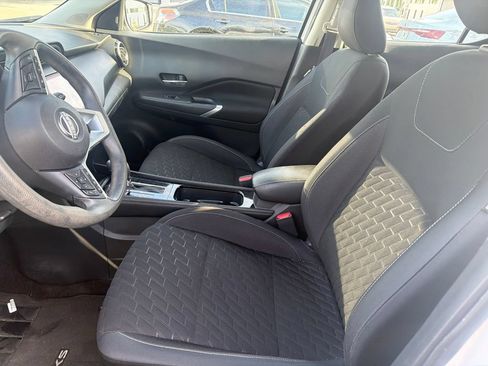 Used 2022 Nissan Kicks SV FWD image 8