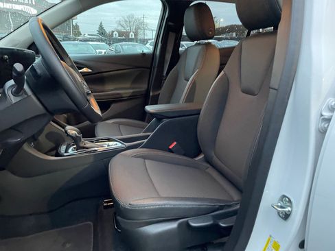 Used 2025 Buick Encore GX Preferred image 24