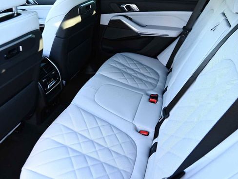 New 2026 BMW X5 xDrive40i w/ Climate Comfort Package image 8
