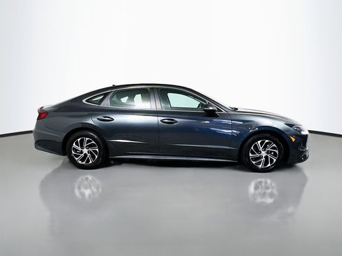 Used 2022 Hyundai Sonata Blue FWD image 3