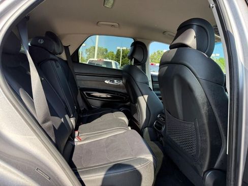 Used 2025 Genesis GV70 2.5T AWD/4WD image 9