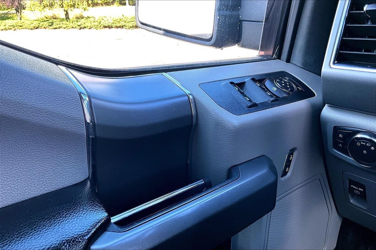 Used 2019 Ford F150 XLT w/ Equipment Group 302A Luxury AWD/4WD image 31