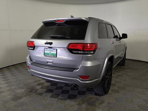 Used 2021 Jeep Grand Cherokee Laredo X AWD/4WD image 7