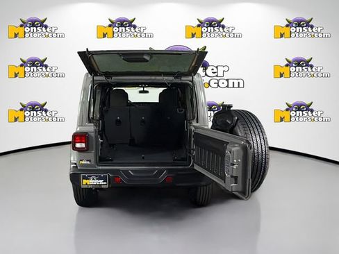 Used 2021 Jeep Wrangler Unlimited Sahara AWD/4WD image 25