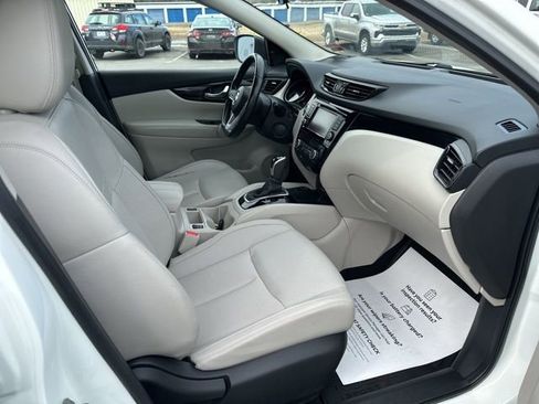 Used 2022 Nissan Rogue Sport SL image 9