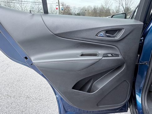 Used 2023 Chevrolet Equinox Premier image 32