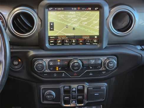 Used 2022 Jeep Wrangler Unlimited Sahara w/ Cold Weather Group image 18