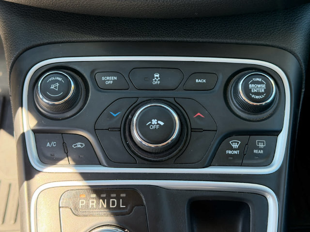Used 2016 Chrysler 200 Limited Platinum FWD image 17