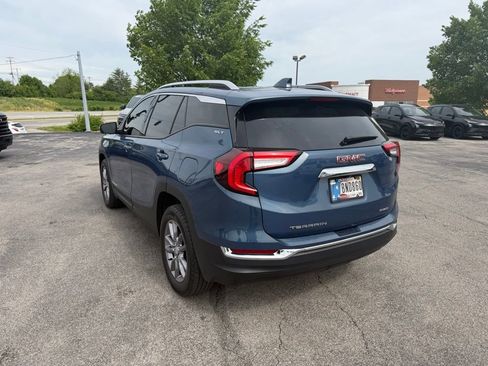 Used 2024 GMC Terrain SLT AWD/4WD image 4