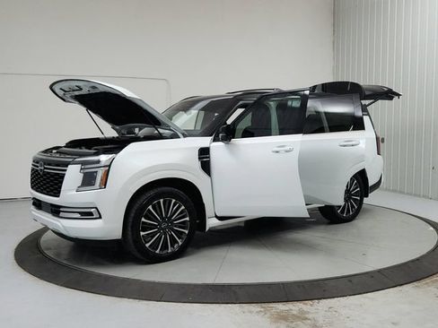 Used 2025 Nissan Armada Platinum Reserve AWD/4WD image 11