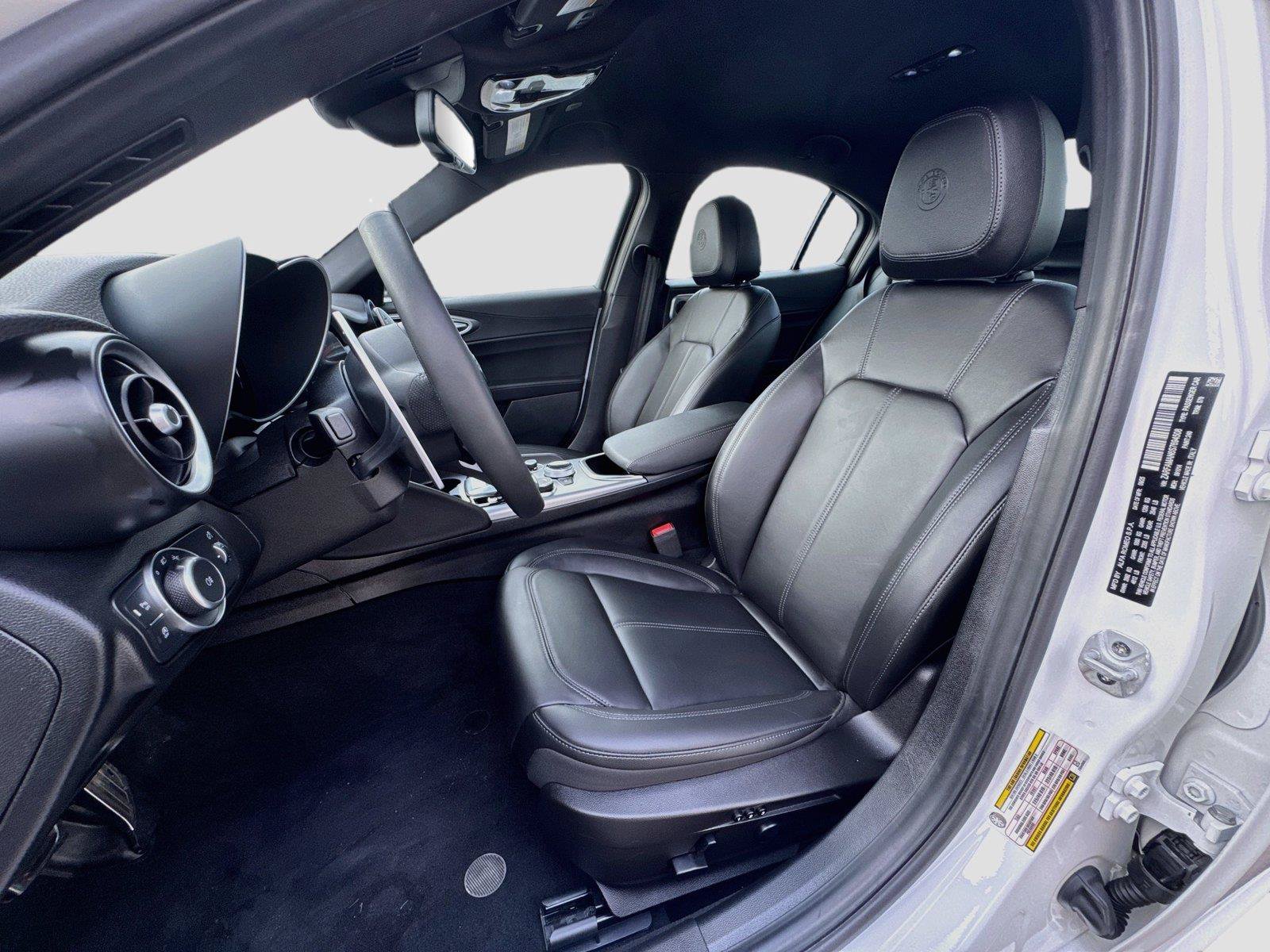 Used 2025 Alfa Romeo Giulia w/ Driving Assist Package RWD image 9