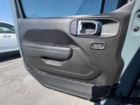 Used 2025 Jeep Wrangler Unlimited Sport AWD/4WD image 31