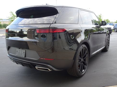 Certified 2025 Land Rover Range Rover Sport SE AWD/4WD image 4