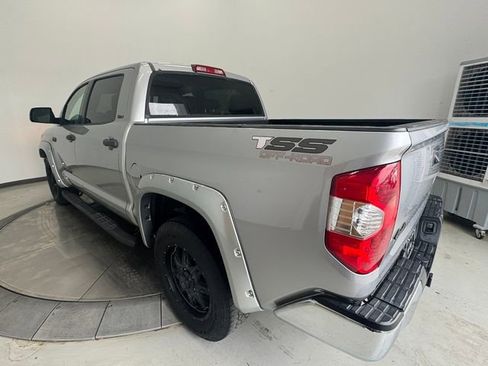 Used 2016 Toyota Tundra SR5 w/ SR5 Upgrade Package AWD/4WD image 8