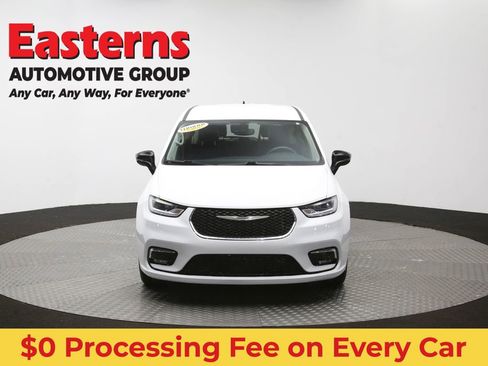 Used 2024 Chrysler Pacifica Touring-L FWD image 54
