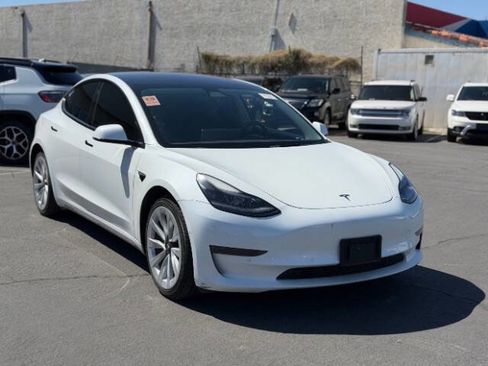 Used 2022 Tesla Model 3 Standard Range RWD image 1
