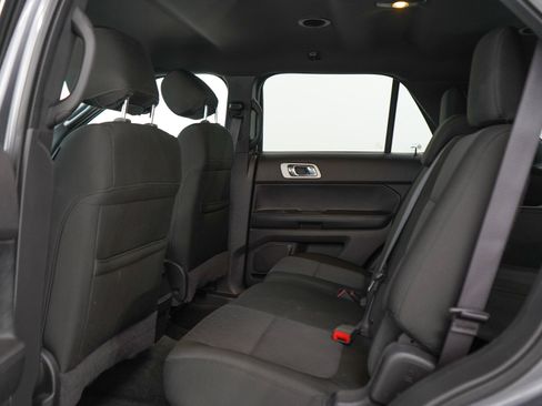 Used 2014 Ford Explorer XLT AWD/4WD image 17