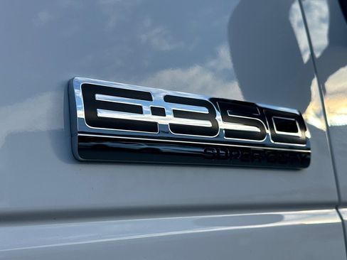 Used 2019 Ford E-350 and Econoline 350 Super Duty w/ Power Windows & Locks Group image 15