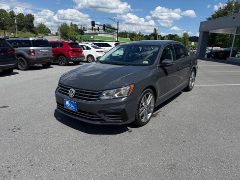 Used 2017 Volkswagen Passat 1.8T R-Line FWD image 2