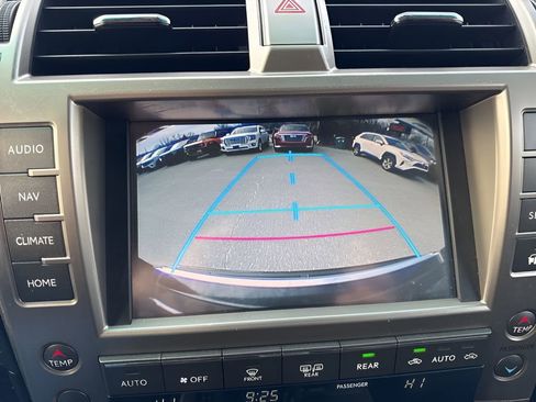 Used 2014 Lexus GX 460 w/ Premium Package image 23