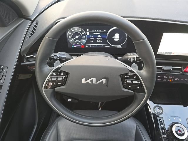 Used 2023 Kia Niro Wave w/ Wave Preserve Package FWD image 9