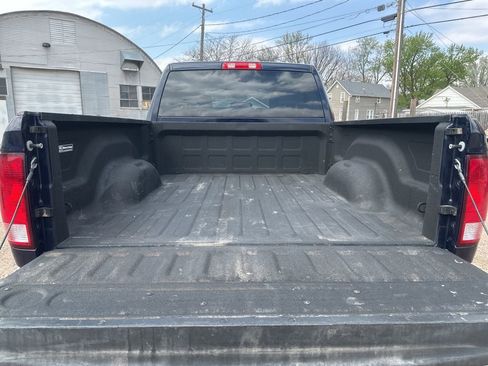 Used 2018 RAM 2500 Tradesman w/ Chrome Appearance Group image 19