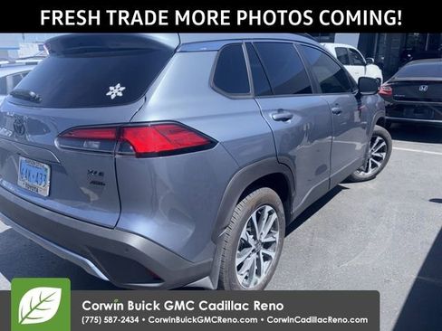 Used 2025 Toyota Corolla Cross XLE w/ Convenience Package image 4