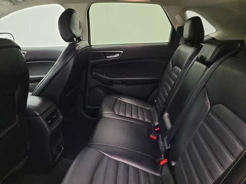 Used 2015 Ford Edge SEL image 18