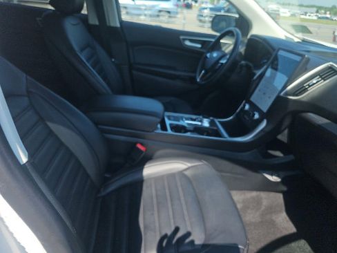 Used 2024 Ford Edge SEL w/ Convenience Package AWD/4WD image 4
