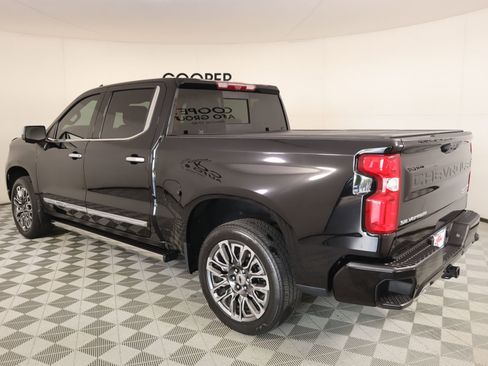 Used 2023 Chevrolet Silverado 1500 High Country w/ Technology Package image 25