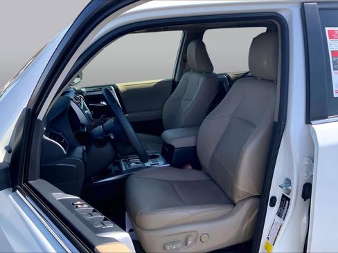 Used 2022 Toyota 4Runner Limited AWD/4WD image 8