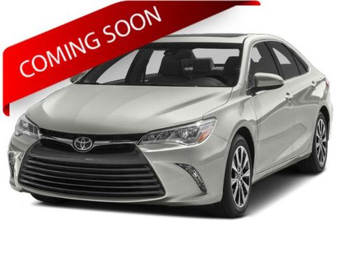 Used 2015 Toyota Camry SE FWD image 1