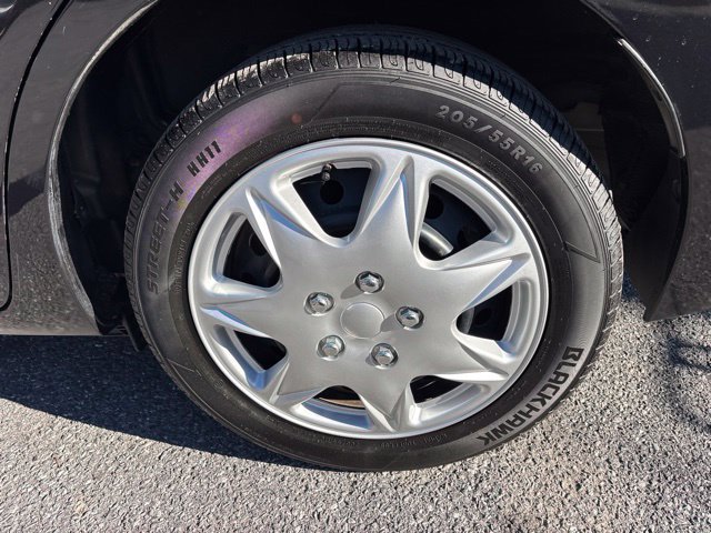 Used 2016 Toyota Corolla LE FWD image 17