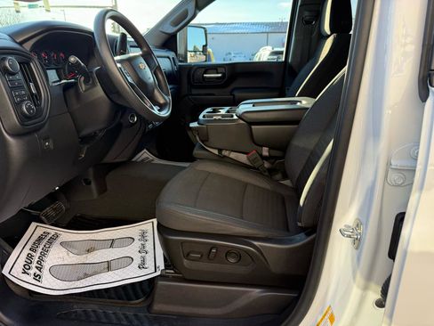 Used 2025 Chevrolet Silverado 2500 Custom w/ Custom Value Package image 11