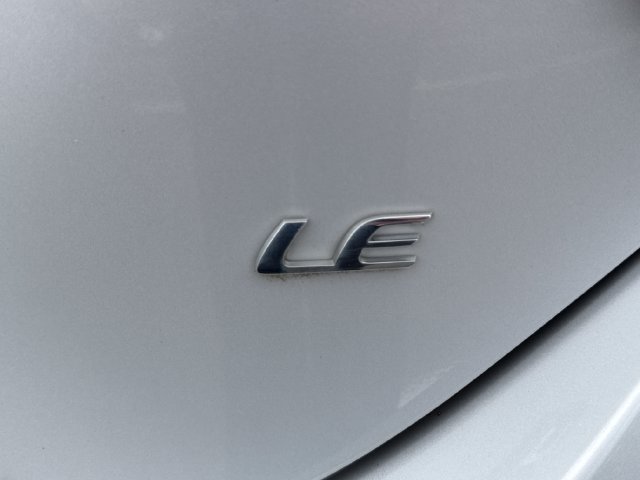 Used 2019 Toyota Corolla LE FWD image 17