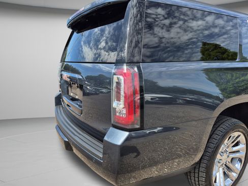 Used 2020 GMC Yukon XL SLT w/ Premium Edition AWD/4WD image 35
