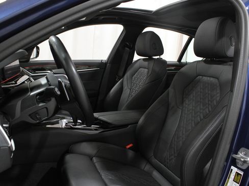 Certified 2023 BMW 530i xDrive w/ Premium Package image 5