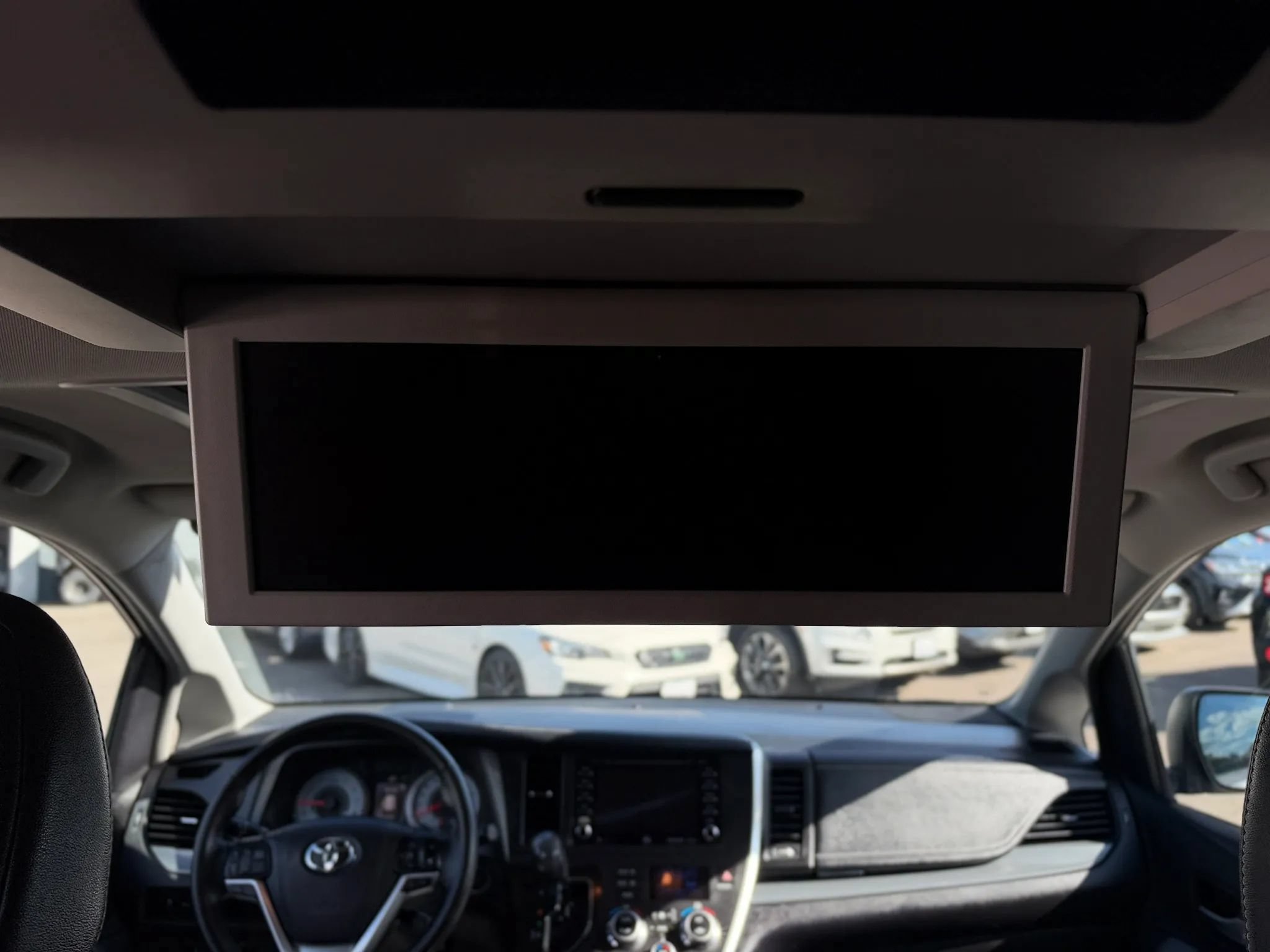 Used 2019 Toyota Sienna SE Premium w/ Carpet Mat Package AWD/4WD image 23