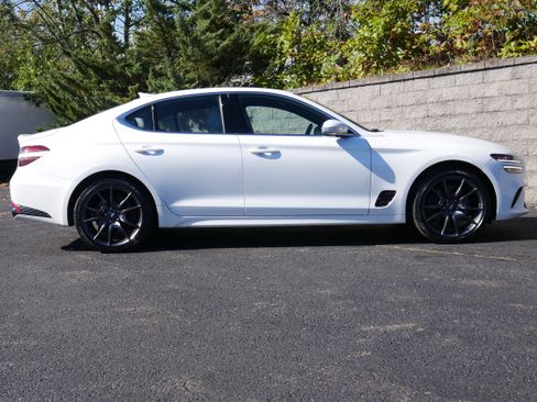 Used 2022 Genesis G70 3.3T image 8