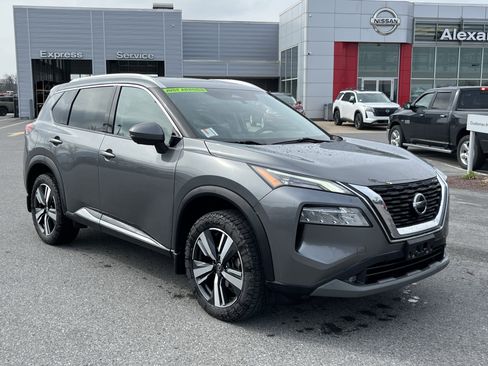 Used 2021 Nissan Rogue SL image 1