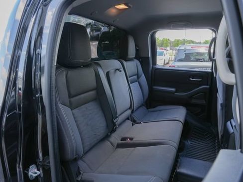 Used 2022 Nissan Frontier SV RWD image 41