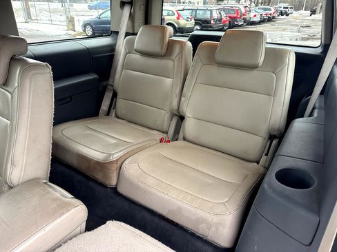 Used 2009 Ford Flex SEL image 12
