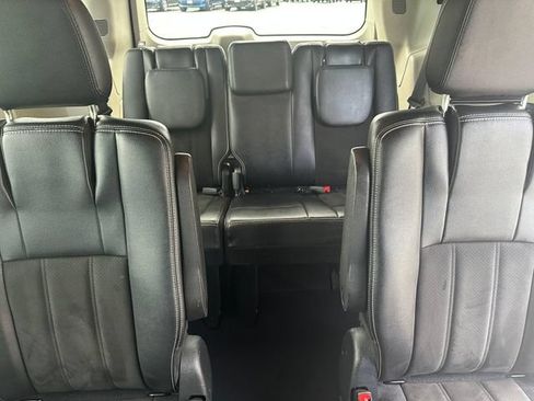 Used 2019 Dodge Grand Caravan SXT FWD image 21